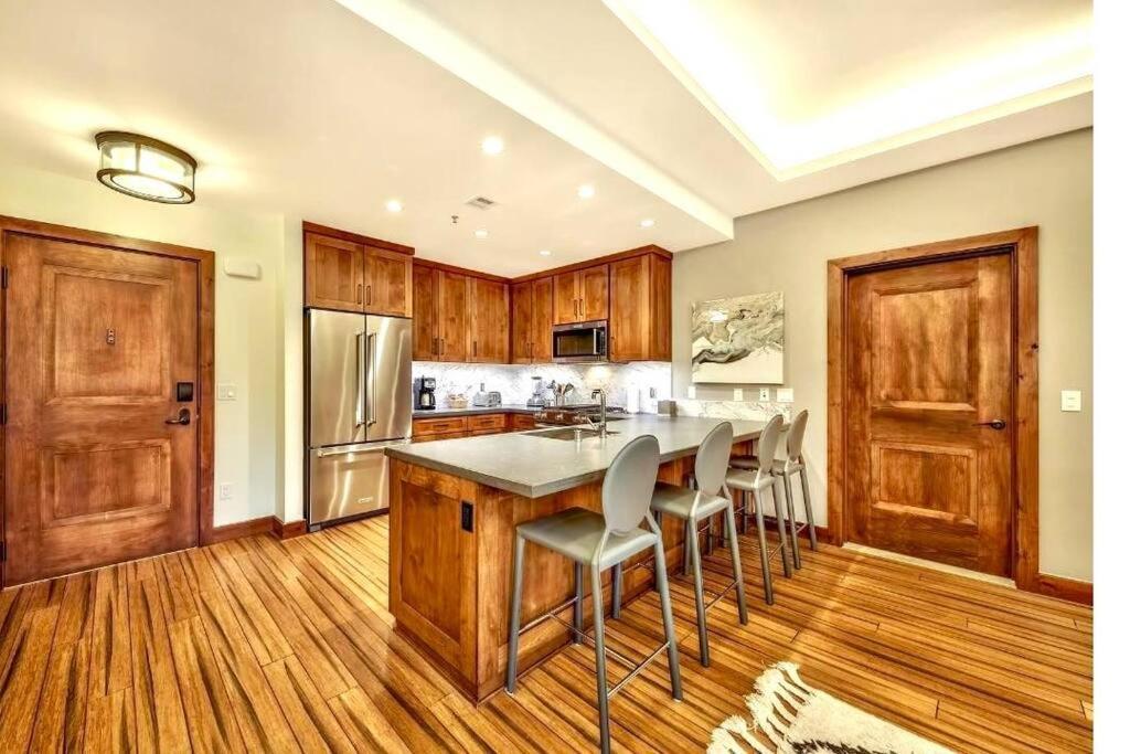 Ski In/Out - Zalanta - Great Location- 2 Hot Tubs - Heated Pool South Lake Tahoe Exterior photo
