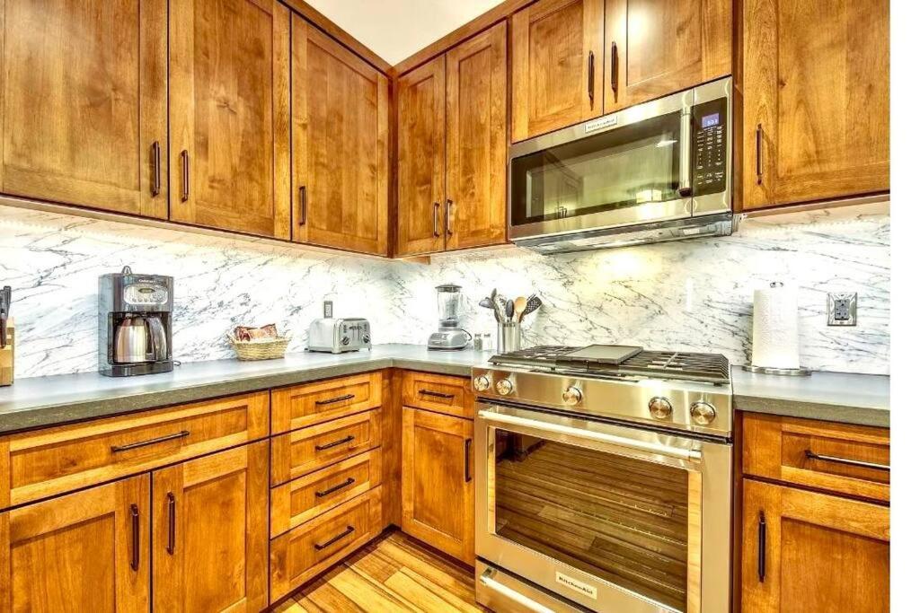 Ski In/Out - Zalanta - Great Location- 2 Hot Tubs - Heated Pool South Lake Tahoe Exterior photo